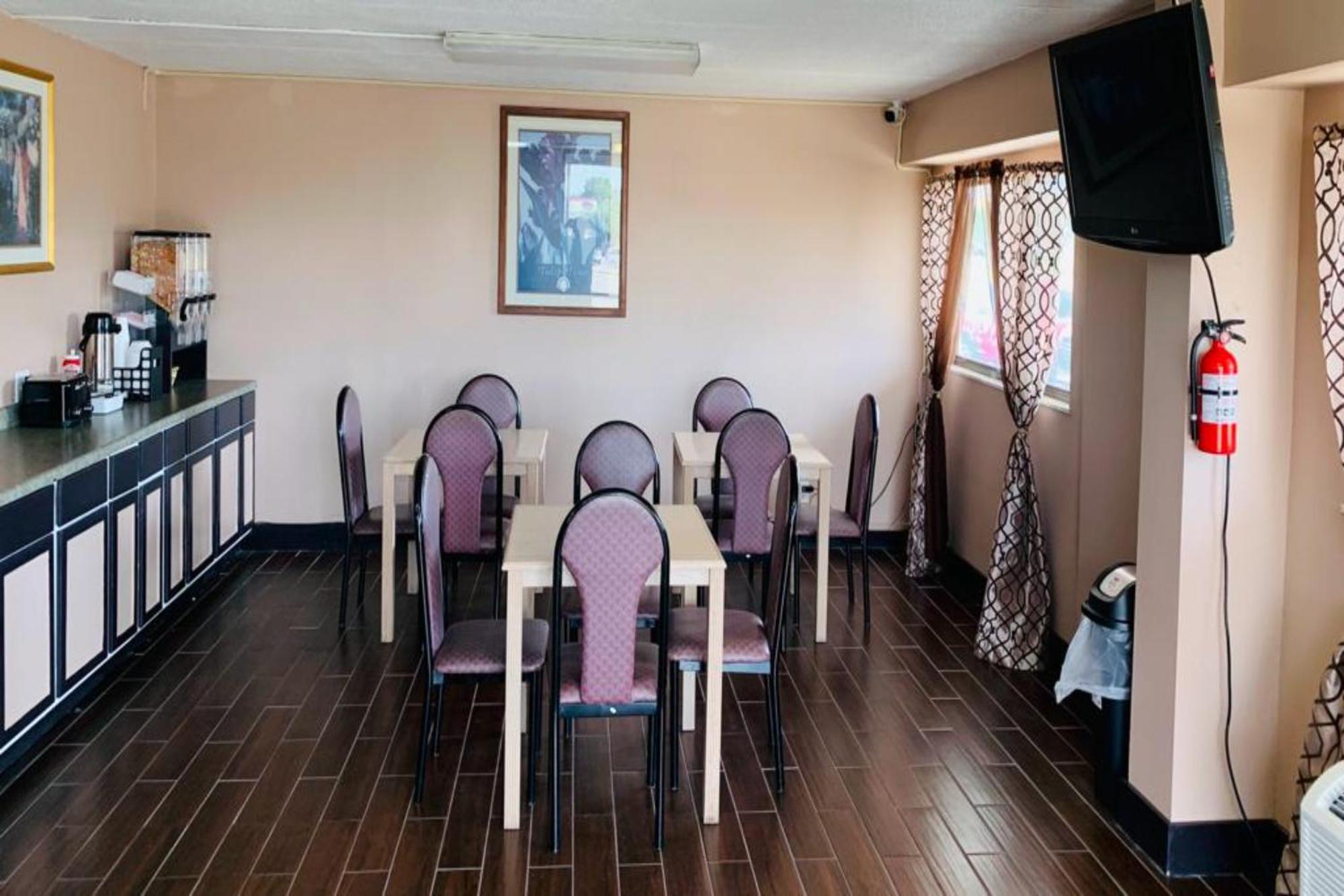 Economy Inn Of Holland Εξωτερικό φωτογραφία